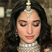 Load image into Gallery viewer, Tamannah Bhatia in Bahaar Maang tika
