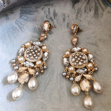 Load image into Gallery viewer, Ameera Earrings
