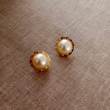 Load image into Gallery viewer, Pearl Luxe Studs
